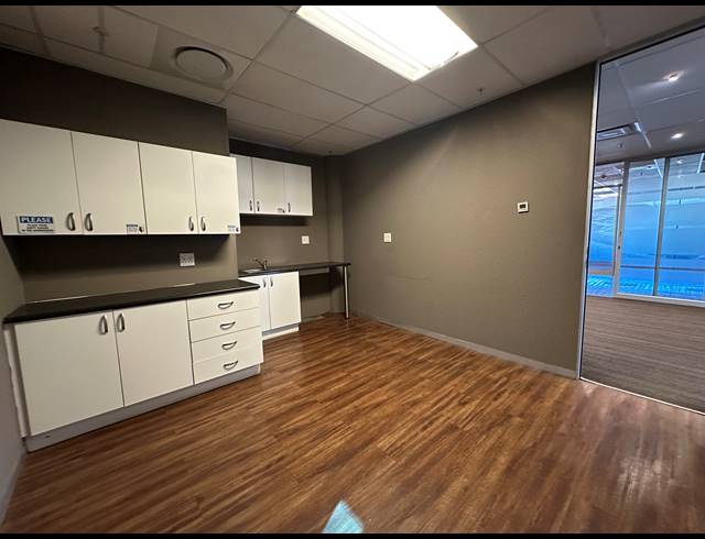 492M² OFFICE TO LET IN SANDTON CENTRAL